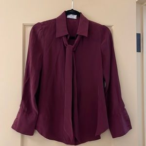 Frame silk blouse removable tie size Xs great condition Burgundy color
